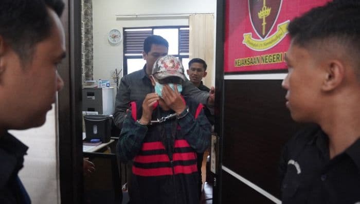 kejari_karo_tetapkan_2_tersangka_baru_kasus_korupsi_proyek_jaringan_desa_rp13_miliar_
