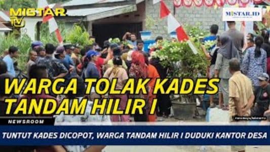 newsroom_tuntut_kades_dicopot_warga_tandam_hilir_i_duduki_kantor_desa