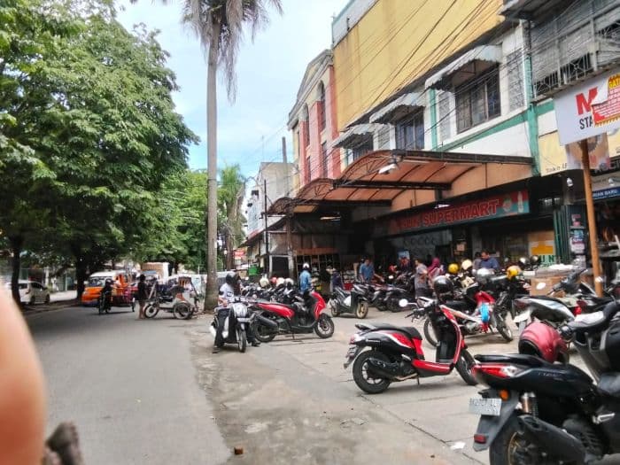 pedagang_di_brigjen_katamso_medan_tetap_buka_kami_hanya_cari_nafkah