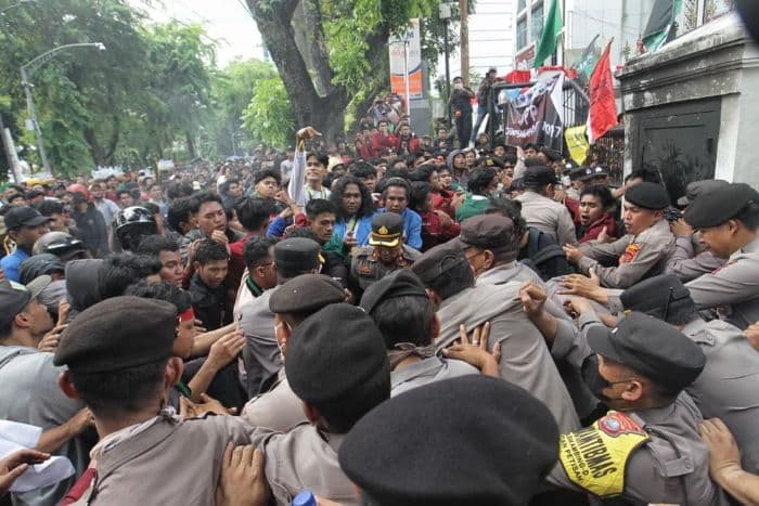 polisi_tangkap_3195_massa_aksi_55_ditetapkan_tersangka_selama_unjuk_rasa_agustus_2025