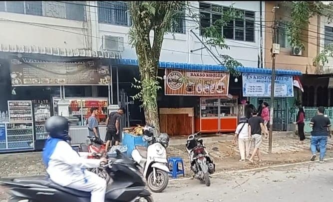 warung_bakso_sibolga_nyaris_terbakar_warga_panik_karena_tabung_gas_bocor