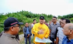 cegah_banjir_dan_lancarkan_irigasi_pertanian_normalisasi_sungai_di_medang_deras_dimulai