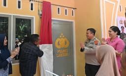resmikan_bedah_rumah_warga_aek_batu_kapolres_labusel_simbol_kepedulian_kita_semua