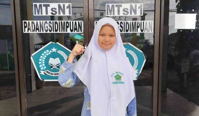 siswi_mtsn_1_padangsidimpuan_raih_juara_1_nasional_bahasa_arab_di_kompac_2025
