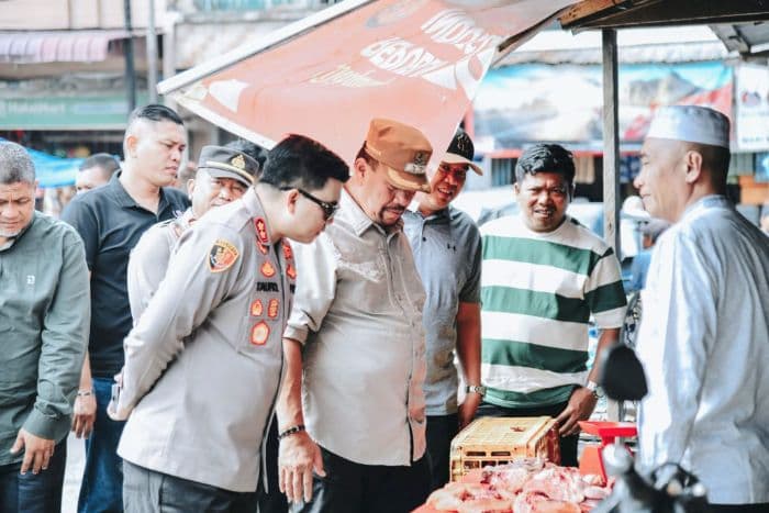 forkopimda_batu_bara_cek_sejumlah_pasar_harga_masih_stabil