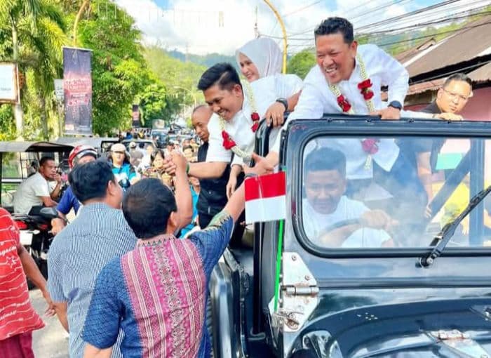 pemko_dan_masyarakat_sibolga_sambut_kepulangan_wali_kota_dan_wakil_dari_magelang