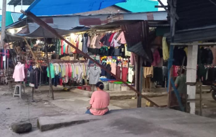 ramadan_hari_kedua_pasar_melati_medan_sepi_pembeli