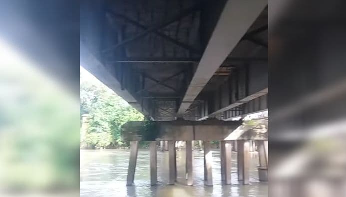 viral_besi_penyangga_di_jembatan_pulau_raja_asahan_dicuri