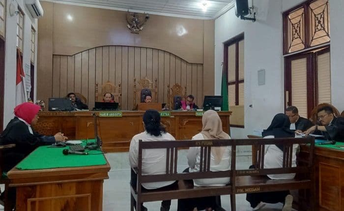 eks_kadinkes_tapteng_minta_dibebaskan_usai_dituntut_dua_tahun_penjara