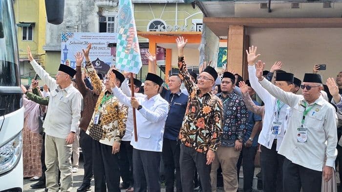 ketua_komisi_viii_dpr_ri_daftar_tunggu_haji_di_indonesia_capai_49_tahun