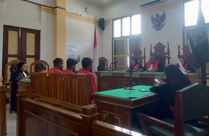 kurir_sabu_22_kg_divonis_20_tahun_penjara_selamat_dari_hukuman_seumur_hidup