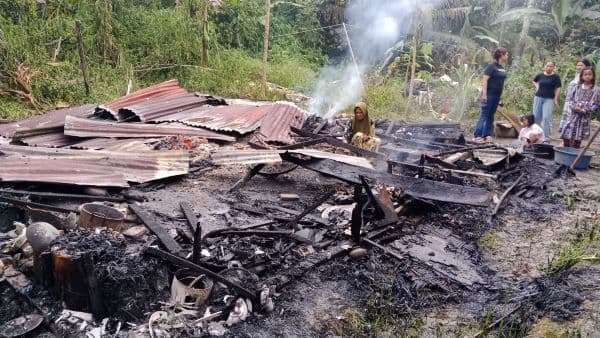 satu_rumah_warga_di_langkat_ludes_terbakar_akibat_korsleting_listrik_