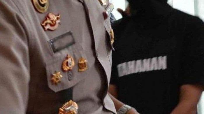 pesinetron_lgbt_tampan_dipenjara_peras_pacar_pria_pakai_video_syur