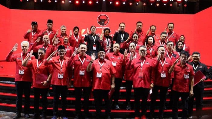 megawati_lantik_dpp_pdi_perjuangan_20252030_tegaskan_loyalitas_kader