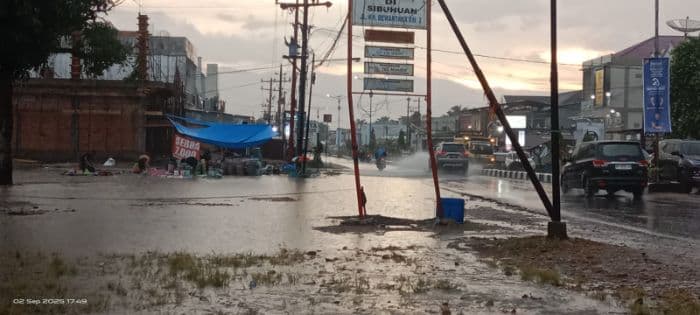 doa_warga_dikabulkan_palas_dikepung_hujan