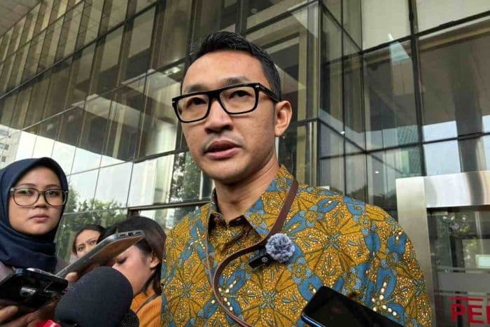 khalid_basalamah_absen_dari_panggilan_kpk_kepala_bpkh_diperiksa_soal_kuota_haji