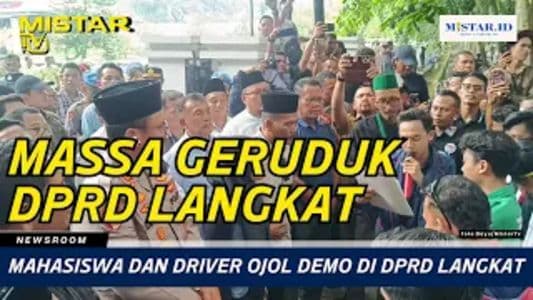 newsroom_mahasiswa_dan_driver_ojol_demo_di_dprd_langkat