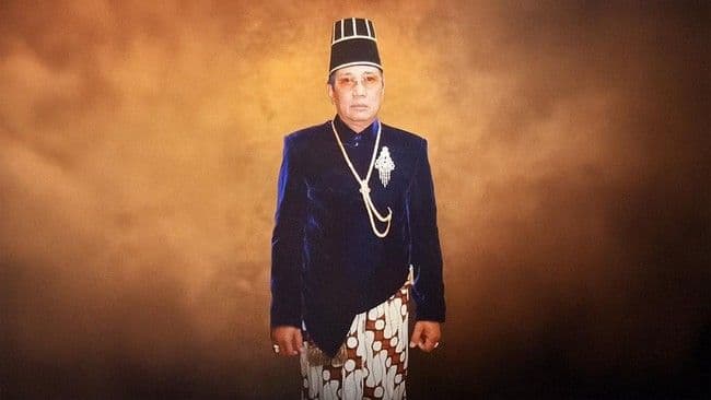 raja_keraton_surakarta_pakubuwono_xiii_dimakamkan_di_imogiri_suksesi_takhta_masih_misteri