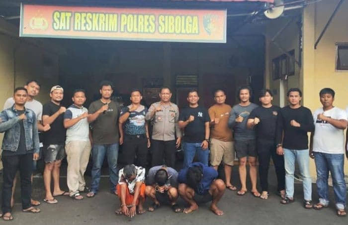 tragis_di_masjid_agung_sibolga_pengeroyokan_mahasiswa_tewaskan_arjun_ini_kronologinya