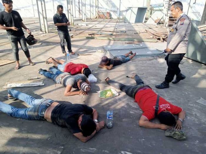 tujuh_rayap_besi_ditangkap_polisi_saat_beraksi_di_eks_pabrik_kopi_asam_kumbang