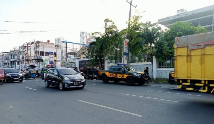 mahasiswa_nommensen_ricuh_di_dalam_kampus_empat_orang_dikabarkan_terluka