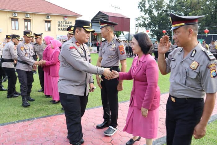 lima_personel_polres_labuhanbatu_naik_pangkat
