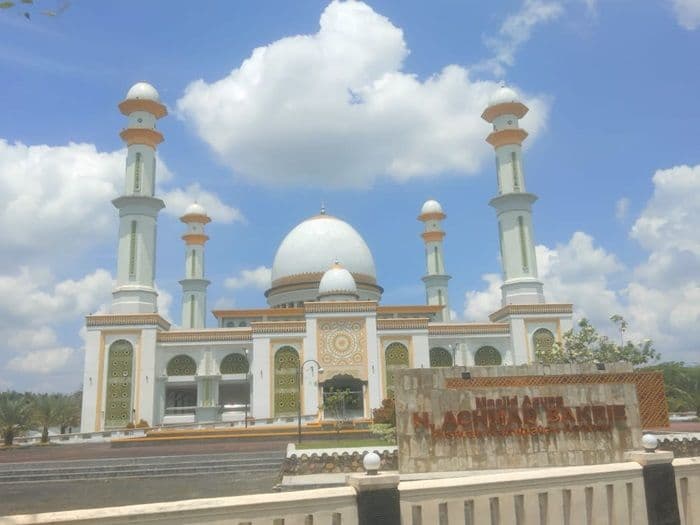 masjid_di_asahan_dengan_sentuhan_arsitektur_taj_mahal_rasa_melayu