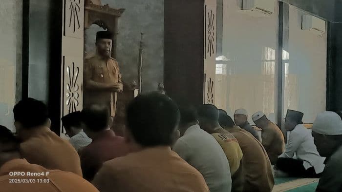 selama_ramadan_pemkab_labura_gelar_pengajian_di_masjid_al_aman