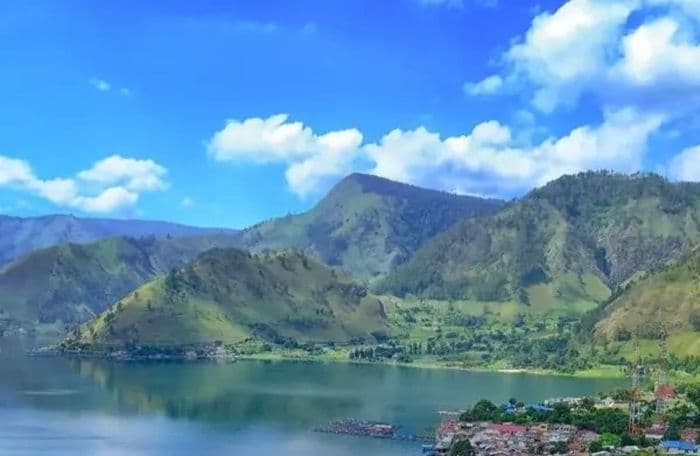 perairan_danau_toba_berpotensi_hujan_disertai_angin_kencang_dan_petir