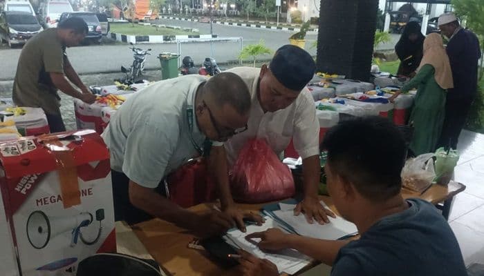 bumbu_pecal_jadi_bekal_unik_calon_haji_labura_yang_berangkat_dari_aek_kanopan