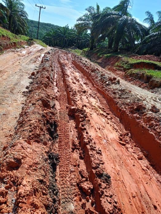 jalinsum_di_palas_puluhan_tahun_rusak_warga_minta_perbaikan