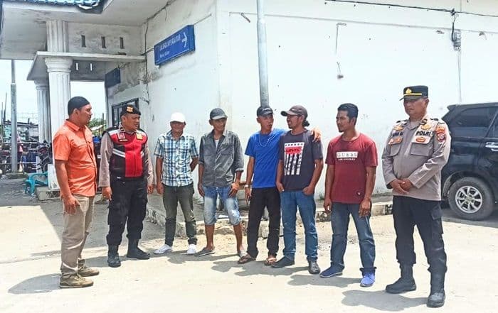 polsek_labuhan_ruku_tertibkan_jukir_liar_di_pelabuhan_ujung_bom_tanjung_tiram