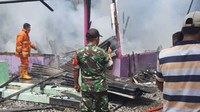 diduga_korsleting_rumah_di_babalan_langkat_terbakar