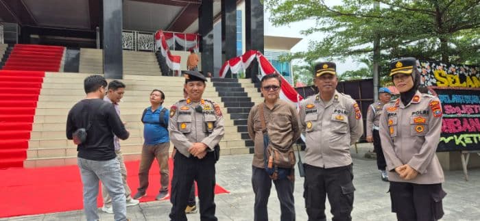 pelantikan_ketua_dprd_binjai_dijaga_ratusan_polisi