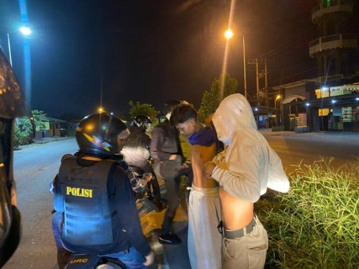 pemuda_bersenjata_tajam_diamankan_polisi_di_jalan_yos_sudarso