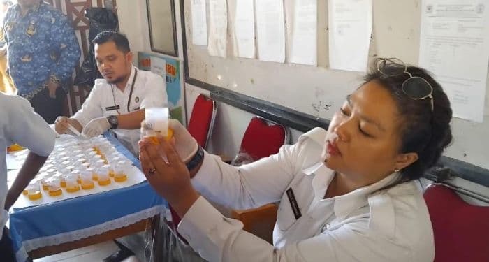 tes_urine_di_sekolah_tiga_murid_smp_di_siantar_positif_narkoba