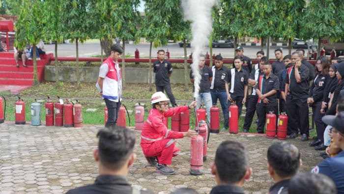 pertamina_sumbagut_gelar_pelatihan_keselamatan_kerja_untuk_pengawas_spbu