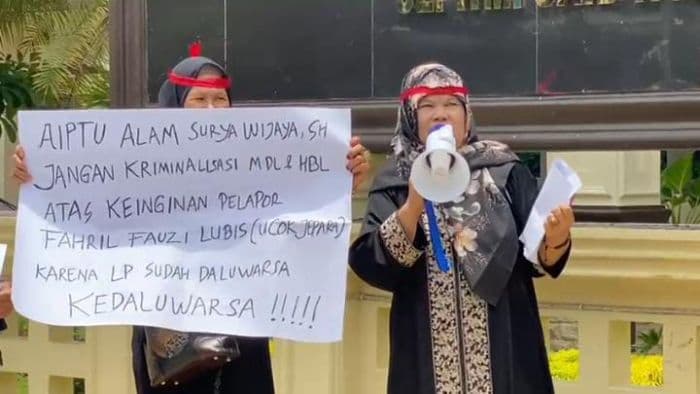 heboh_emakemak_geruduk_polrestabes_medan_tolak_kasus_daluwarsa_20_tahun_dihidupkan_lagi