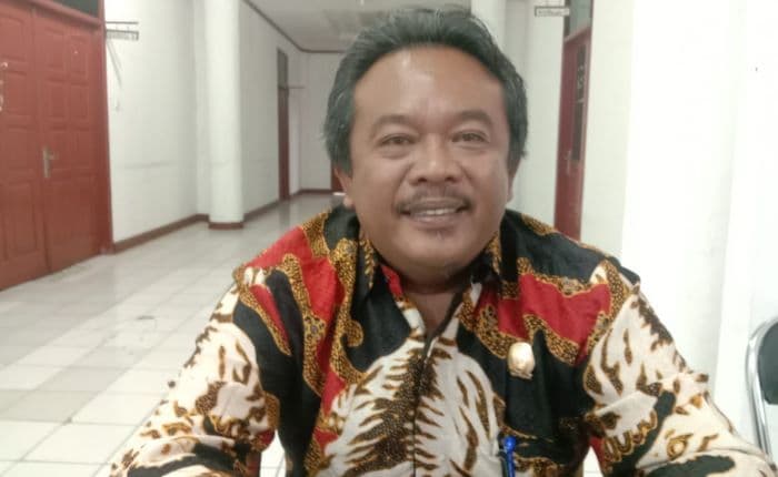ketua_dprd_toba_janji_perjuangkan_142_honorer_agar_tidak_dirumahkan