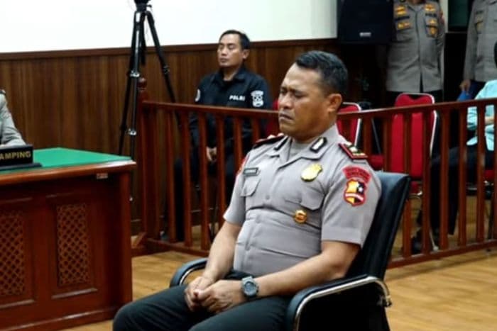 kompol_cosmas_kaju_gae_dipecat_usai_kasus_ojol_tewas_terlindas_rantis_brimob