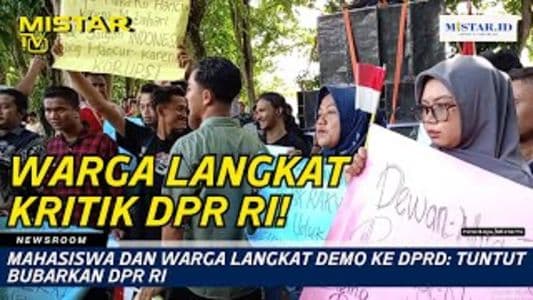 newsroom_mahasiswa_dan_warga_langkat_demo_ke_dprd_tuntut_bubarkan_dpr_ri