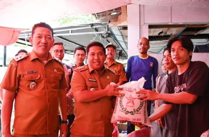 pemko_sibolga_pastikan_berikan_bantuan_kepada_korban_kebakaran_di_parombunan