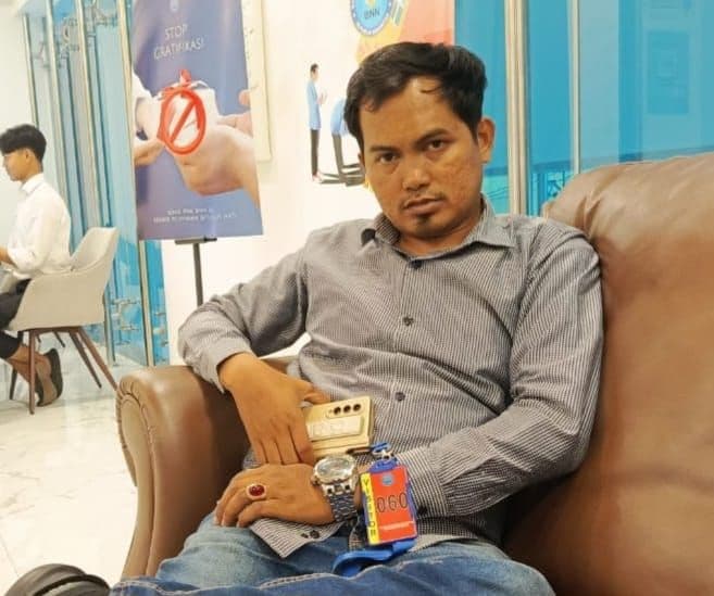saat_demo_anggota_dprd_binjai_ke_masjid_bukan_kabur_melainkan_hendak_salat