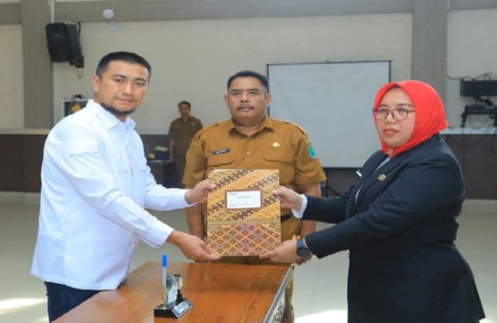 susi_asmarani_resmi_dilantik_sebagai_pj_sekda_labura_simak_profilnya
