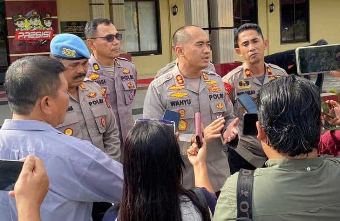 kapolres_tapteng_ajak_media_perangi_hoaks_dan_jaga_kondusifitas