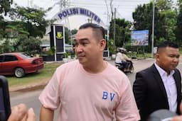 oknum_polisi_ditangkap_karena_peras_warga_batam_rp_1_miliar_tujuh_anggota_tni_ikut_terlibat