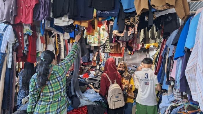 pedagang_pakaian_bekas_di_medan_khawatir_kehilangan_pekerjaan_jika_perdagangan_ditutup_