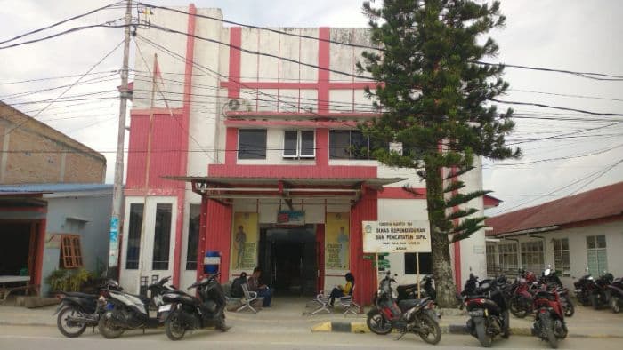disdukcapil_lengkapi_dokumen_kependudukan_korban_bencana_kebakaran_di_toba