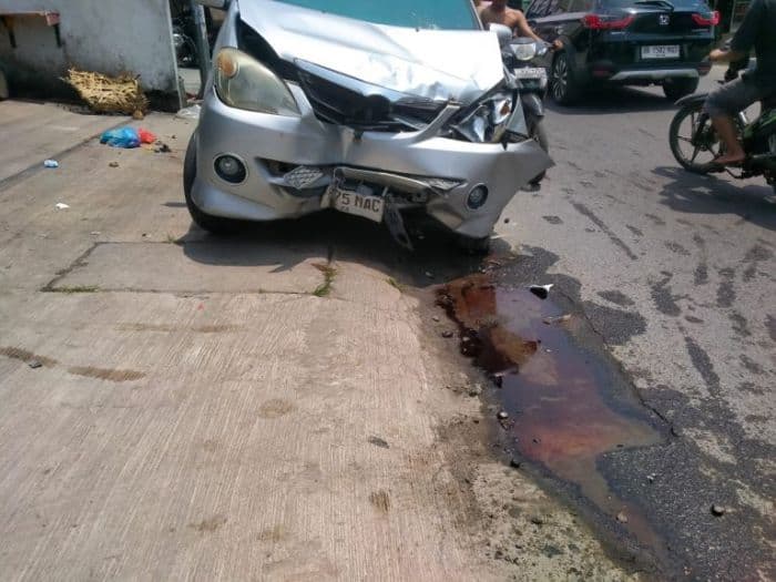 avanza_tabrak_honda_beat_di_lubuk_pakam_satu_keluarga_luka_parah