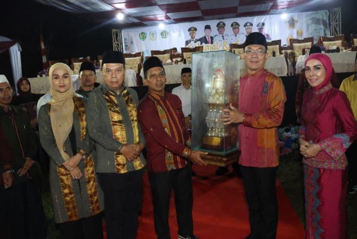 kecamatan_sayur_matinggi_raih_juara_umum_mtq_ke57_tapsel_lima_peserta_dapat_umroh